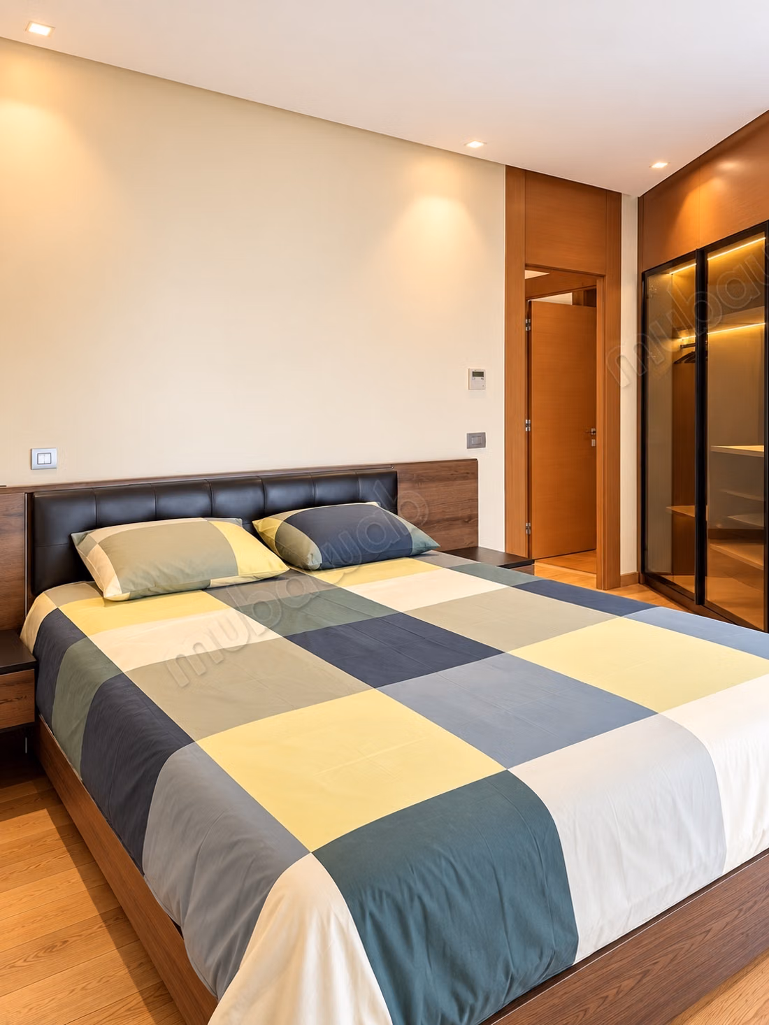 Appartement de Luxe Meublé à Louer – Dernier Étage – CFC