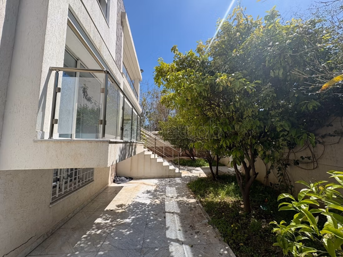 A Vendre une villa à El Menzah 5