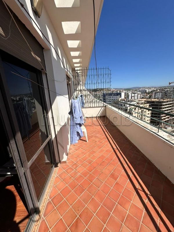 Appartement de standing à vendre – 185 m²