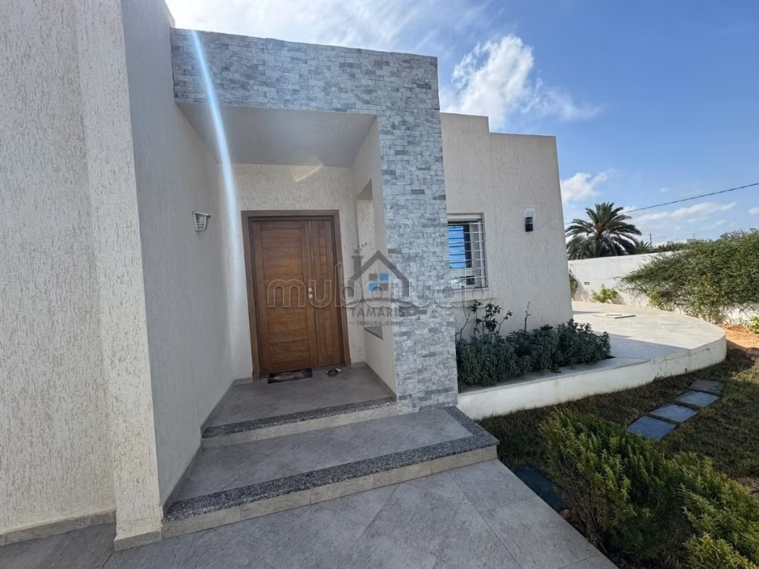 Maison de luxe à vendre à Houmt Souk. Surface de 150 m². Meublé