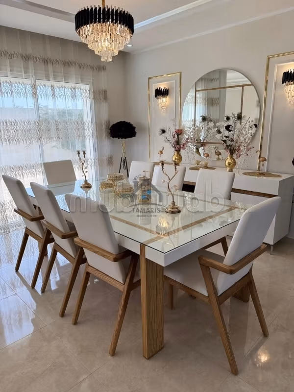 Maison de luxe à vendre à Houmt Souk. Surface de 150 m². Meublé