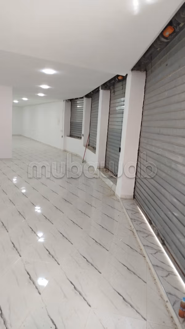 Oficinas y locales comerciales en alquiler en Taboula.
Área total 300 m²