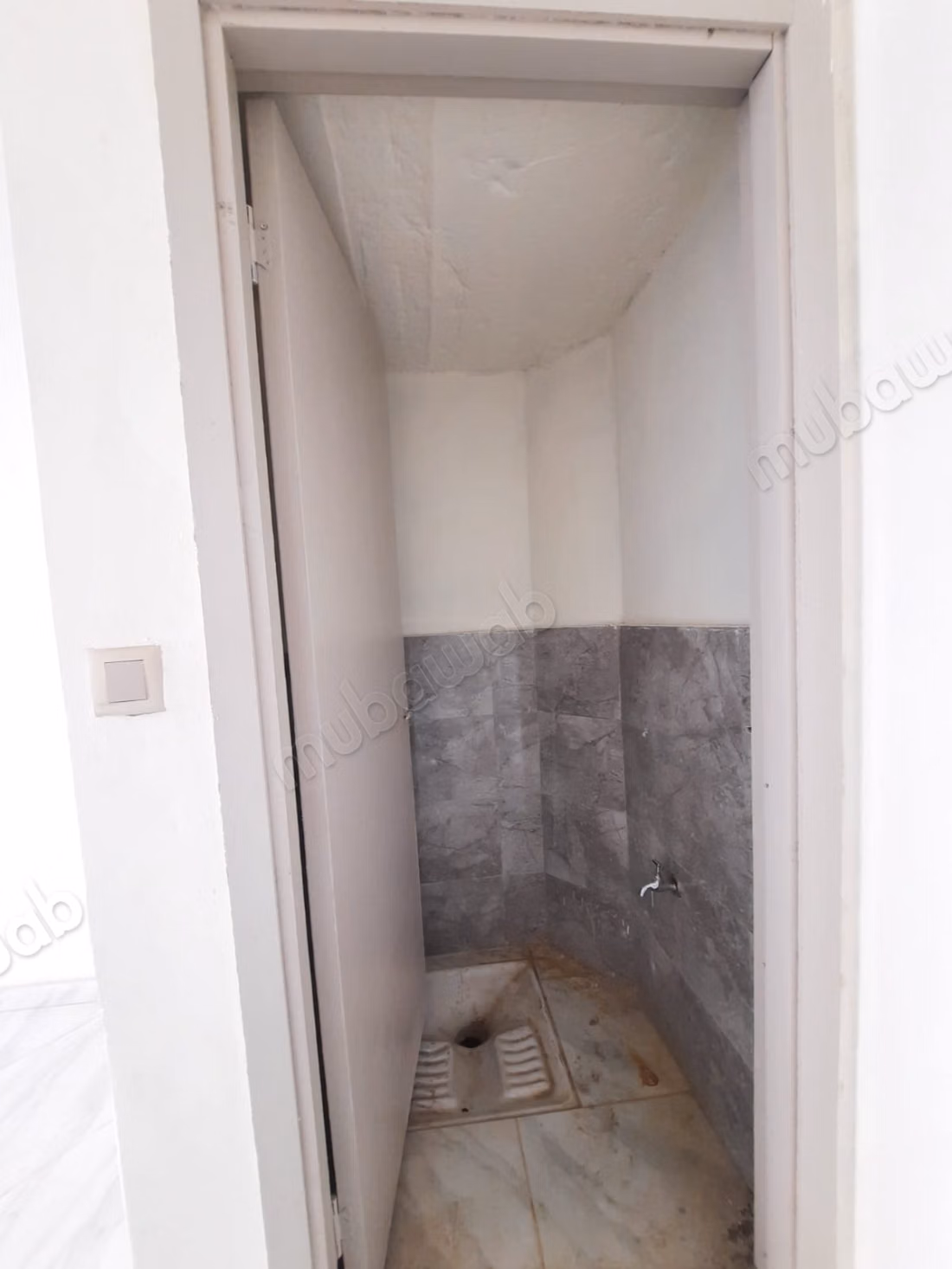 Three bedroom living room in Jinane California