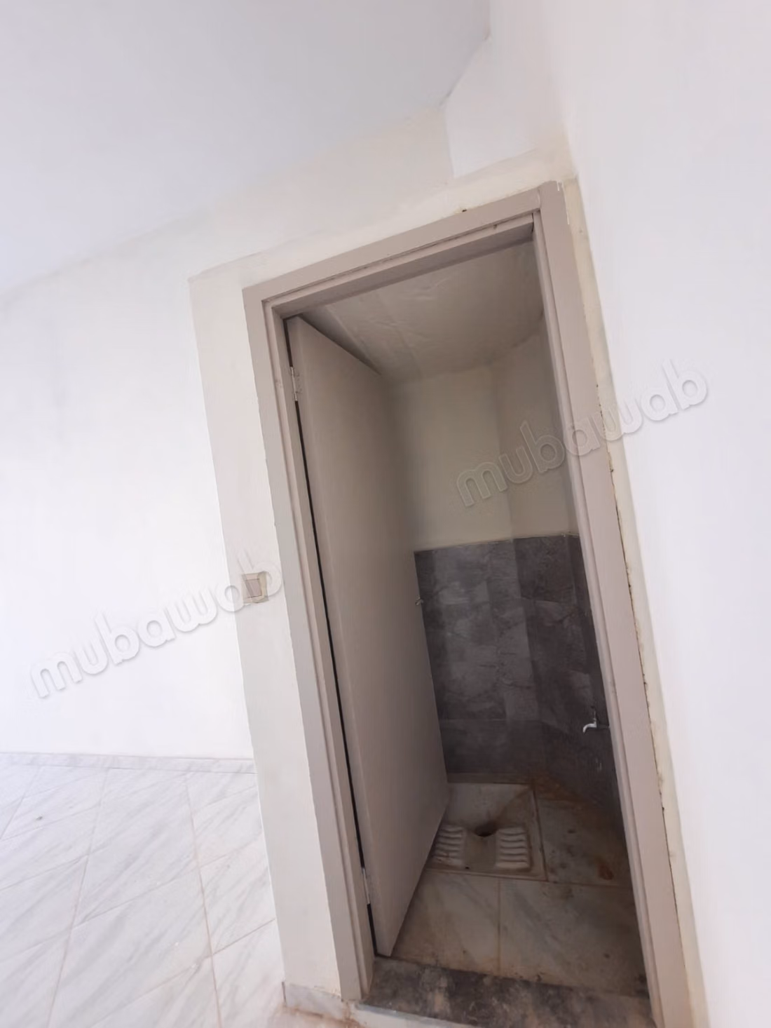 Three bedroom living room in Jinane California