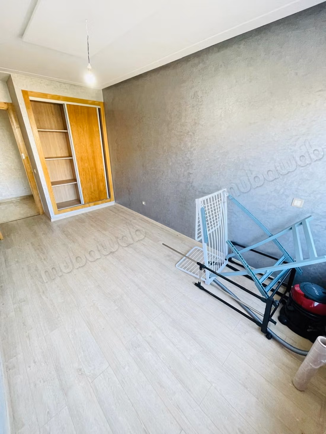 Trois chambres salon à jinane californie