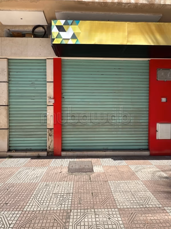 Commercieel vastgoed beschikbaar in Derb Ghalef. Totale oppervlakte 267 m². Beveiligingssyeem en verstevigde deur
