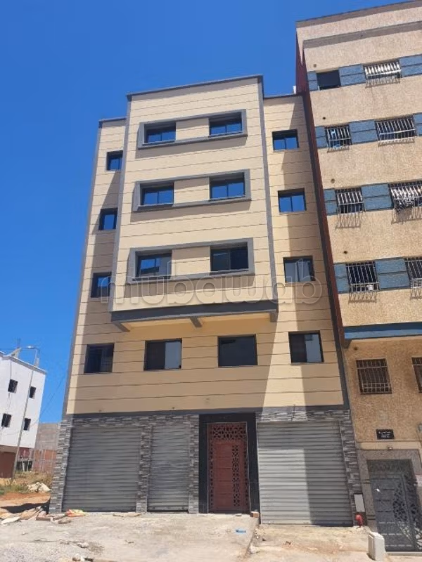 Fabulous apartment for sale. Large area 88 m². Terrace and lift