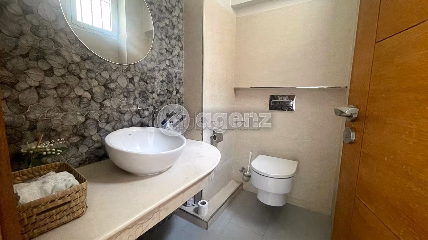 Duplex à vendre 257 m², 3 chambres Oasis Casablanca