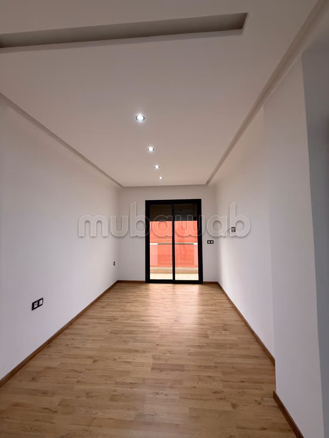 Sell apartment. 1 Room. Caretaker service available, air conditioning