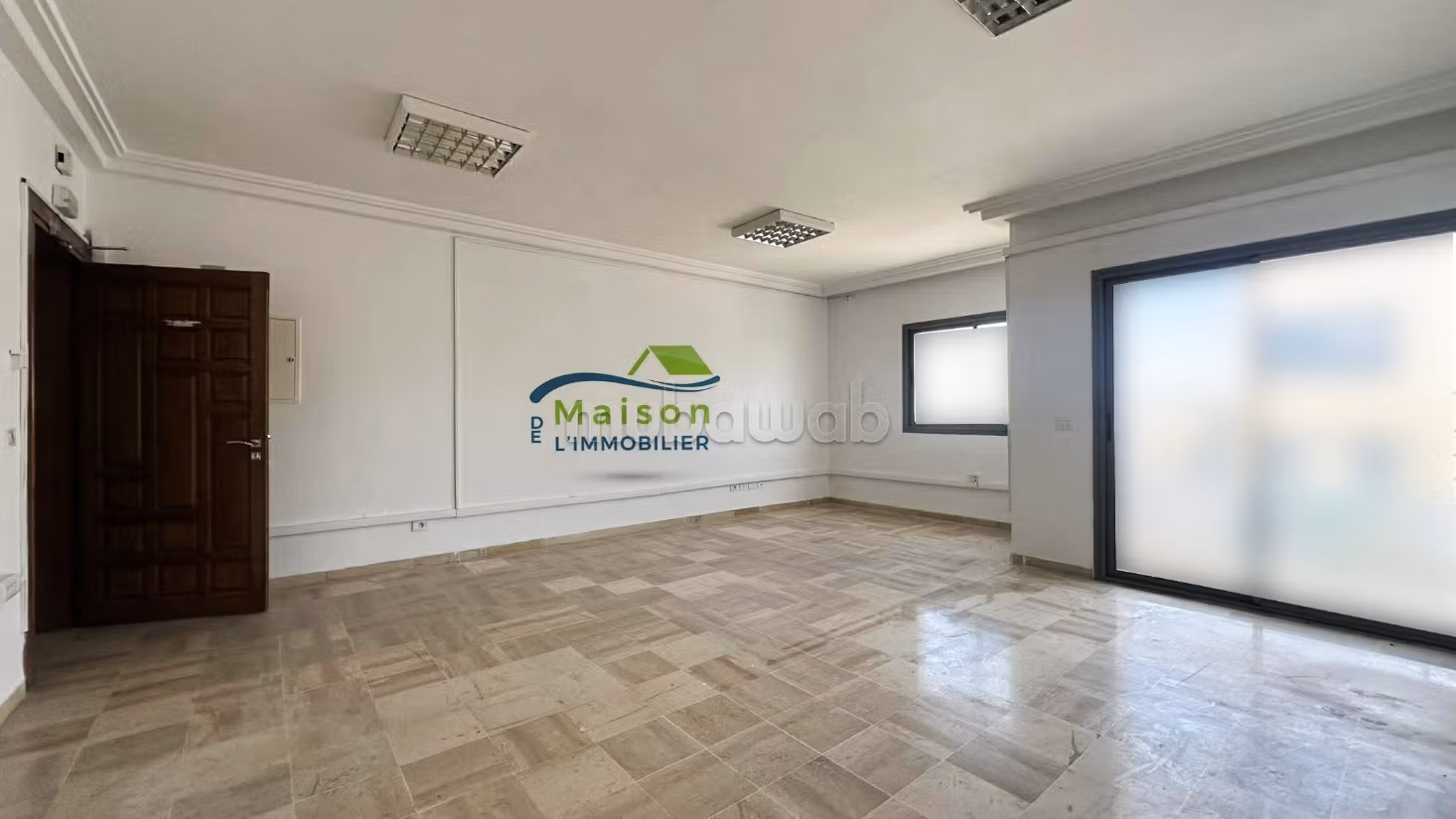 In affitto Edificio di 1300 m² ad Alain Savary