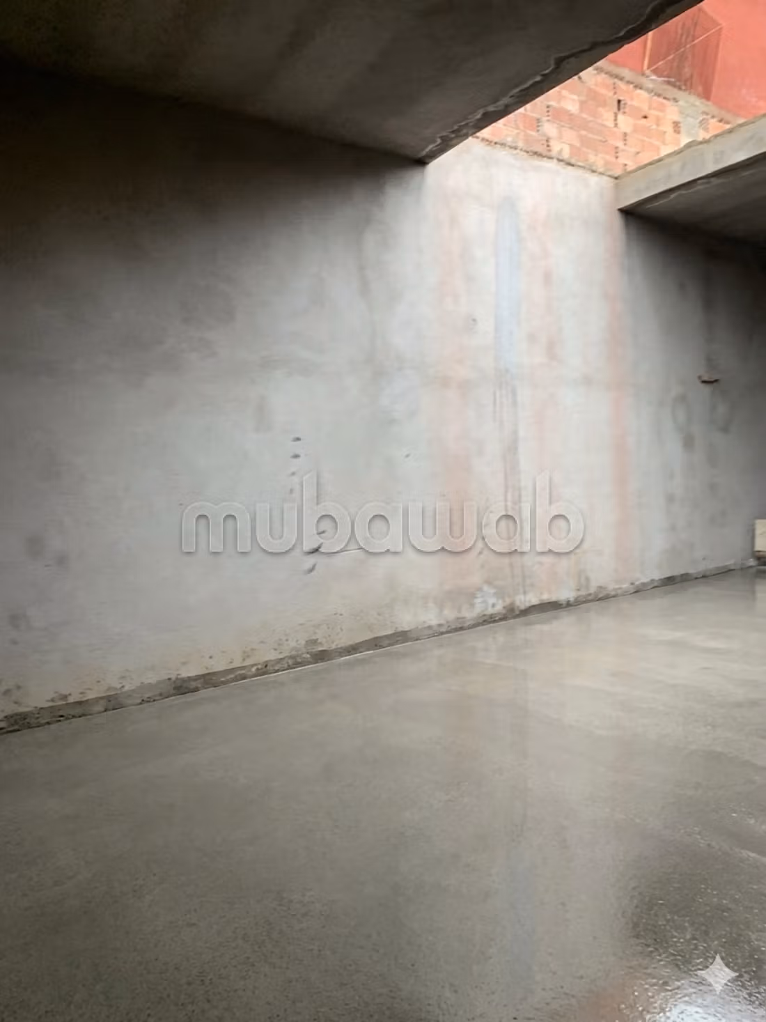 Beau local commercial en location à Al Hoceima.
Surface totale 450 m².
Garage
