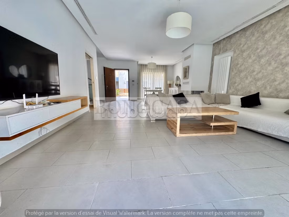 Villa S3 avec piscine&jardin à vendre à Gammarth