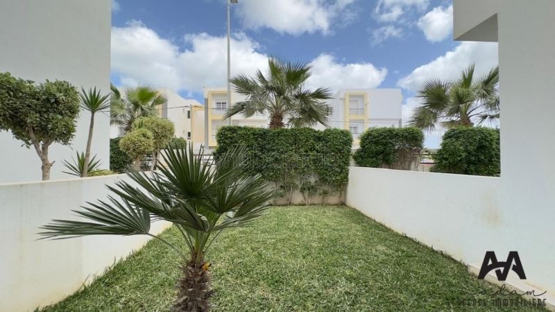 Fabulous apartment for sale in La Soukra. 2 large living areas. Secured door and central heating