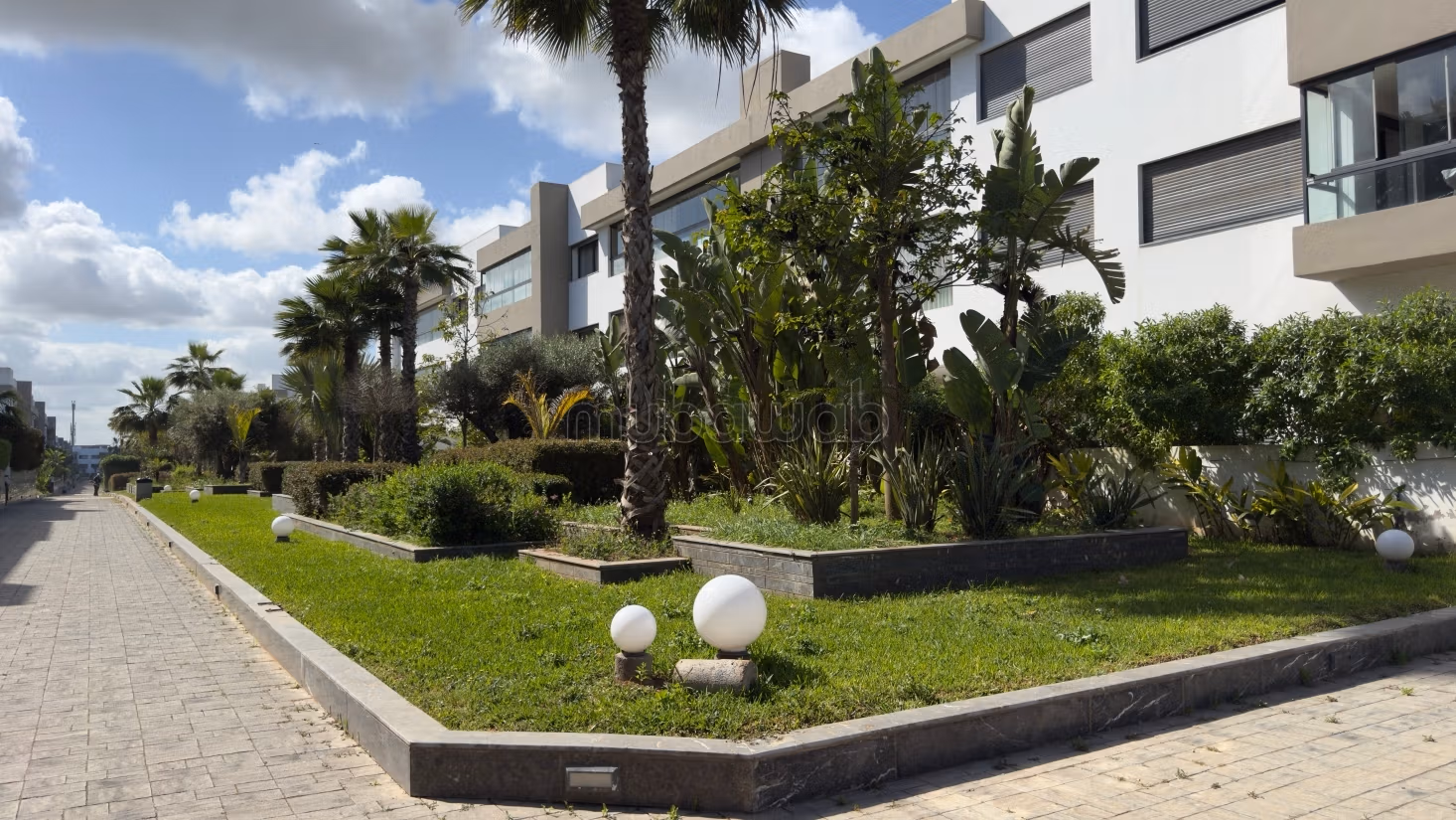 Appartement en vente à Dar Bouazza. 2 chambre. Piscine