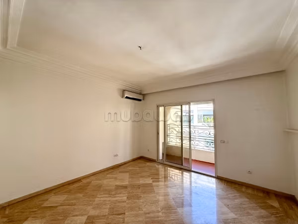 Coup de Fusil En Vente: Magnifique Appartment 111 m, 3 chambres, 2 Sb a Racine, Casablanca