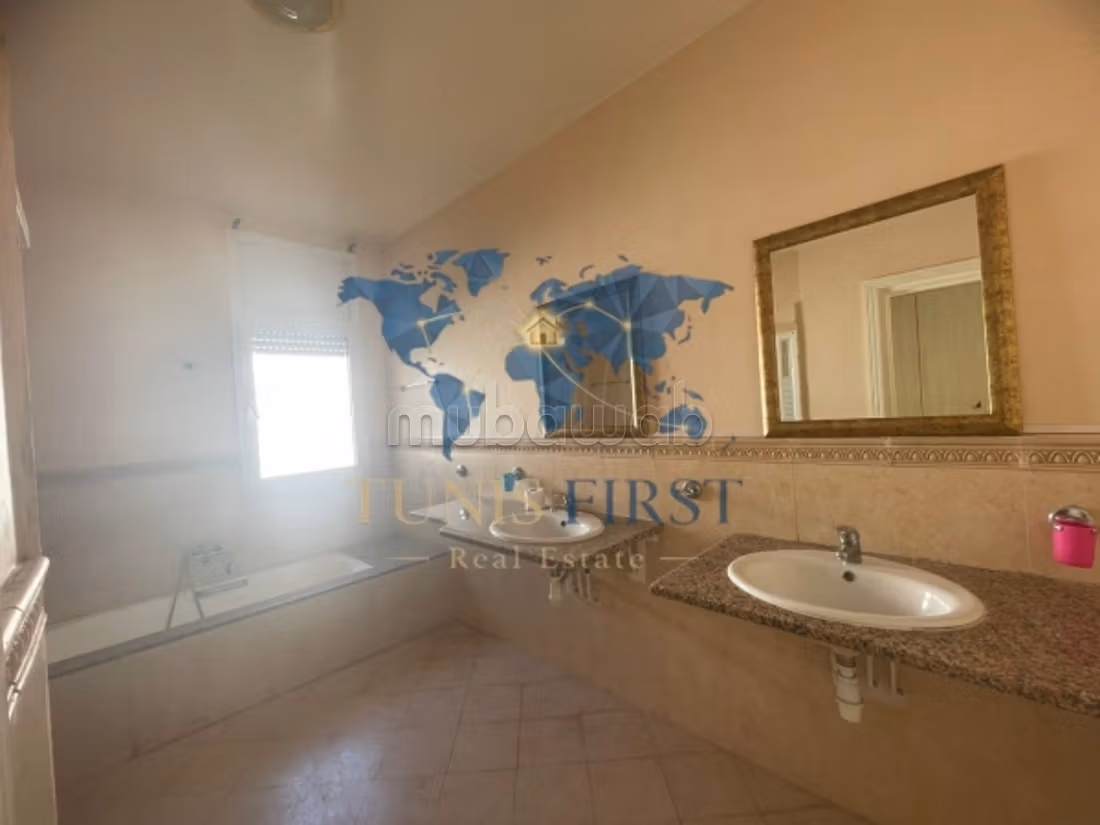 A vendre Villa S6 à La Marsa