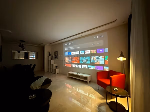 Te huur: appartementen in Oasis. Oppervlakte 115 m². Garage en mooi terras