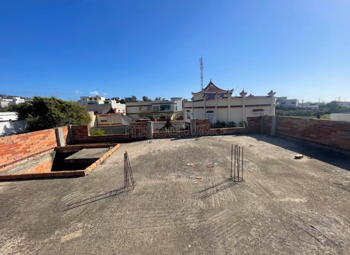 Compra venta de terrenos en Achakar. 
Superficie 760 m²