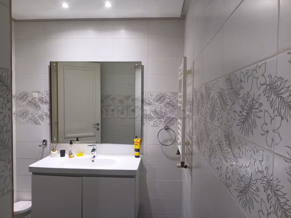 Apartment for rent in Les Berges Du Lac 2. Area 145 m². Caretaker service available, air conditioning