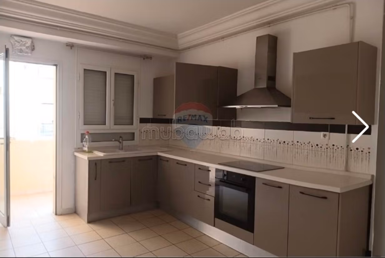 Apartment for rent in Les Berges Du Lac 2. Area 145 m². Caretaker service available, air conditioning
