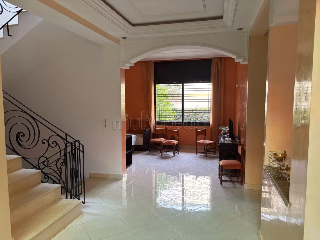 Splendide villa à vendre à Sala el Jadida. 5 belles chambres. Belle terrasse et jardin