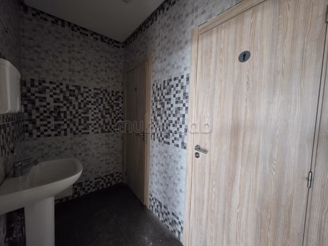 Bureau 710 m² à louer Sidi Maarouf
