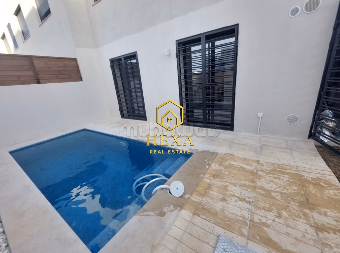 S2 avec piscine à La Marsa