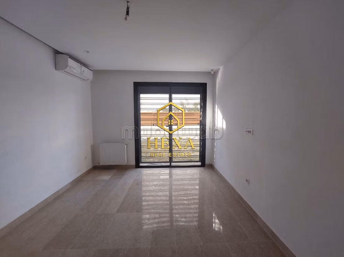 S2 avec piscine à La Marsa