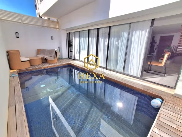 In affitto Triplex S4 vuoto o arredato con piscina a Gammarth