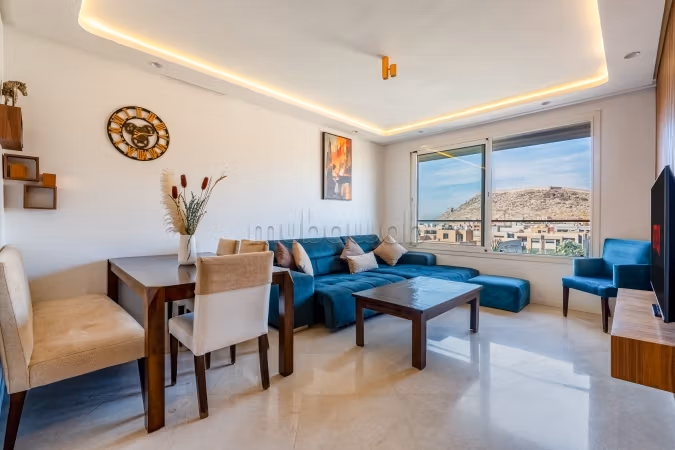 A true art of living with mountain views