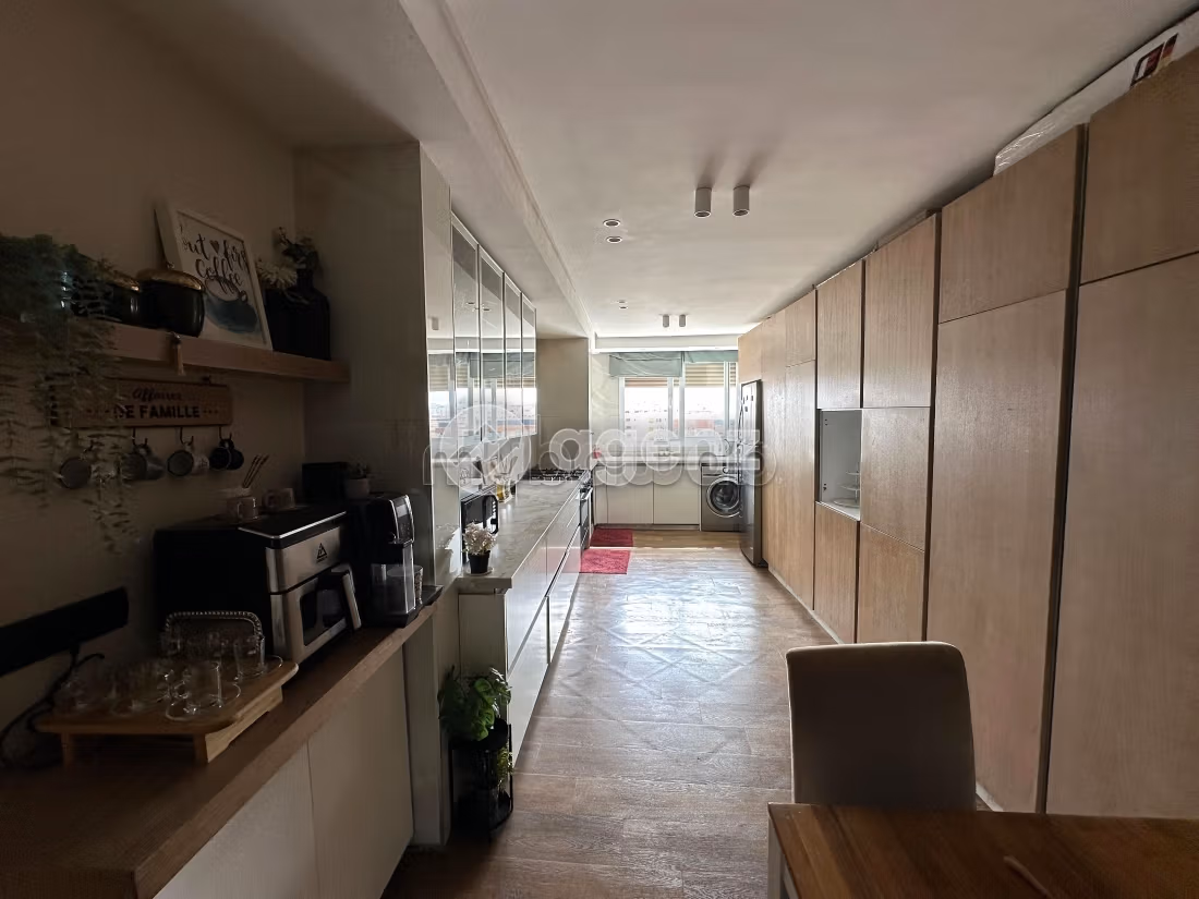 Appartement à vendre 200 m², 5 chambres Al Mandar Al Jamil Tanger