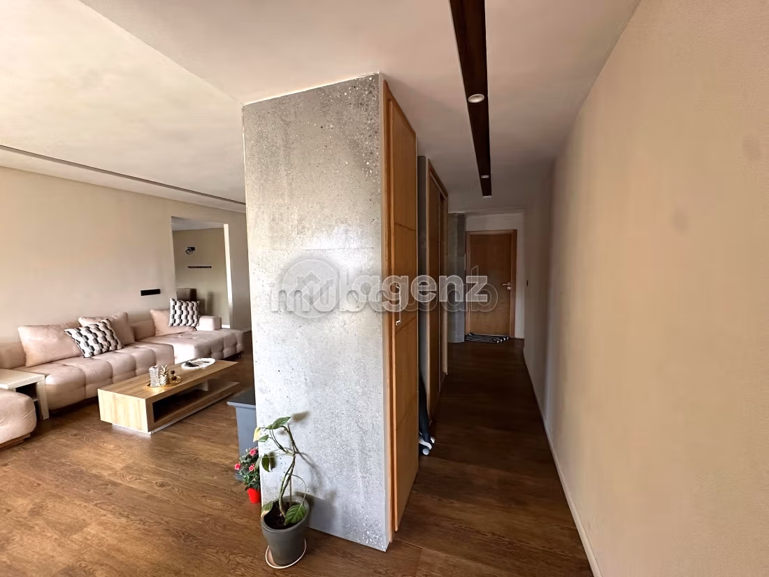 Appartement à vendre 200 m², 5 chambres Al Mandar Al Jamil Tanger