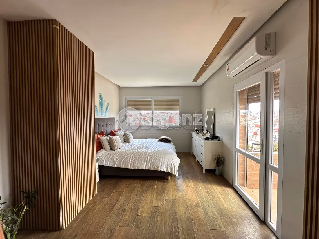Appartement à vendre 200 m², 5 chambres Al Mandar Al Jamil Tanger
