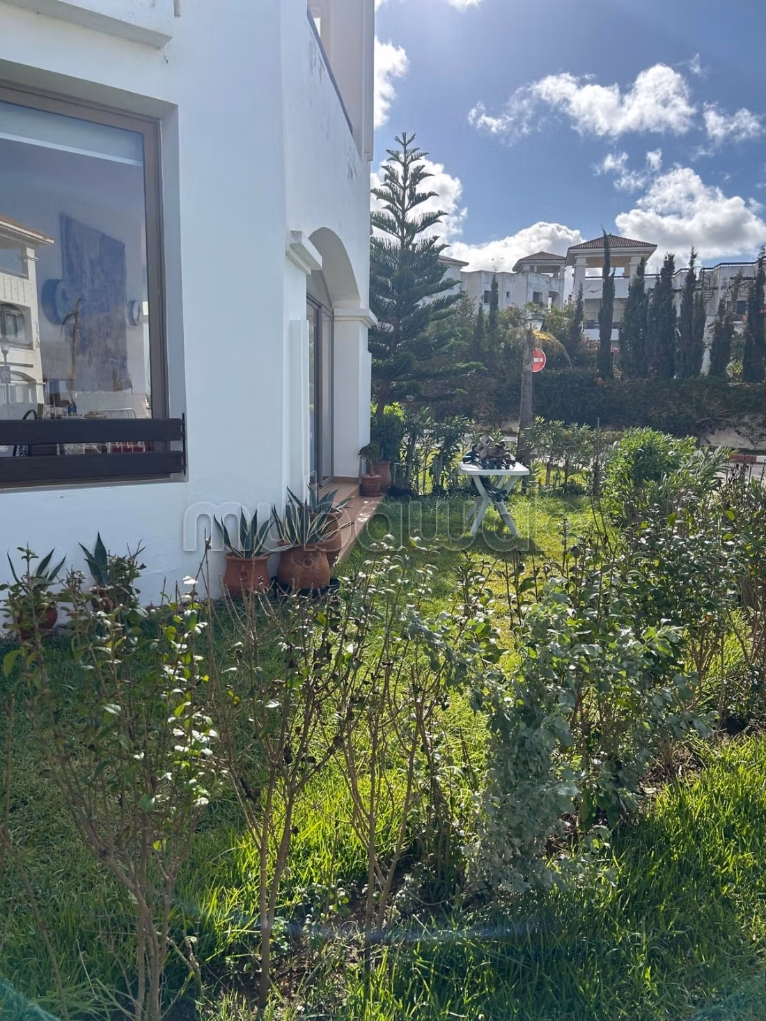 Superbe appartement à vendre à Asilah. 2 grandes pièces. Résidence avec piscine