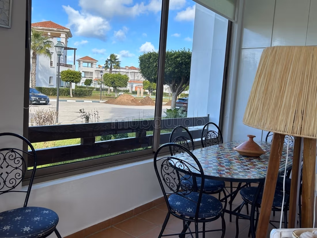 Superbe appartement à vendre à Asilah. 2 grandes pièces. Résidence avec piscine