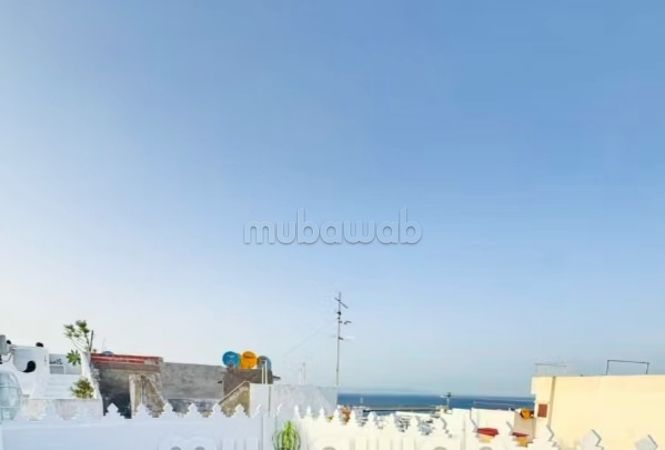 Maison titré à l'achat à Médina. 5 belles chambres. Porte blindée et vue sur mer