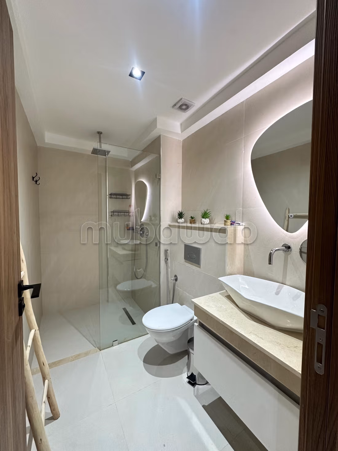 New high-end apartment for rent