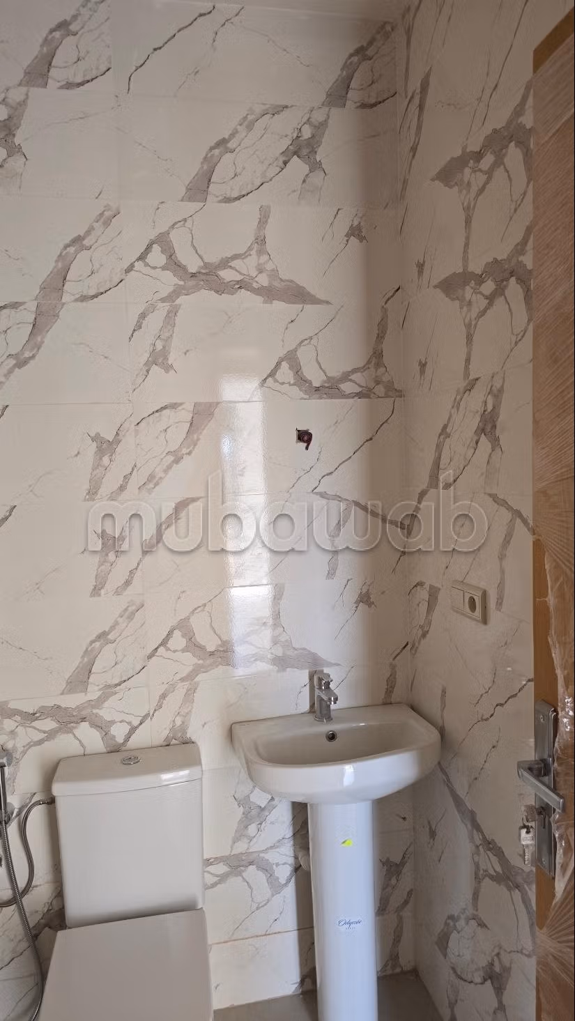Great apartment for rent. Small area 55 m². Ample storage space