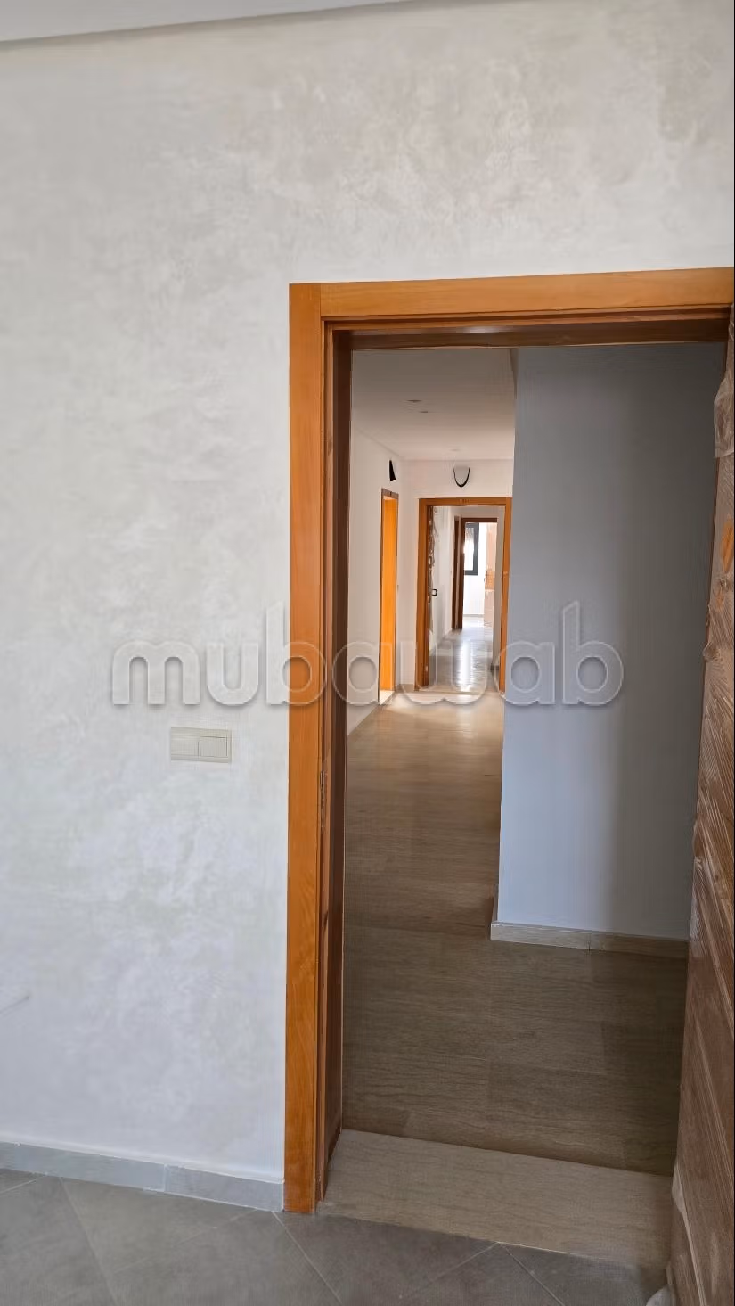 Great apartment for rent. Small area 55 m². Ample storage space