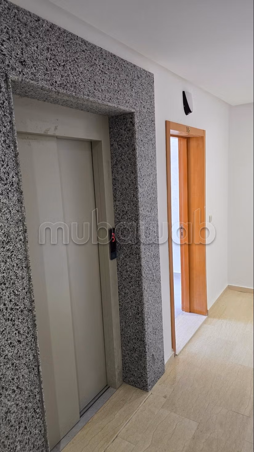 Great apartment for rent. Small area 55 m². Ample storage space