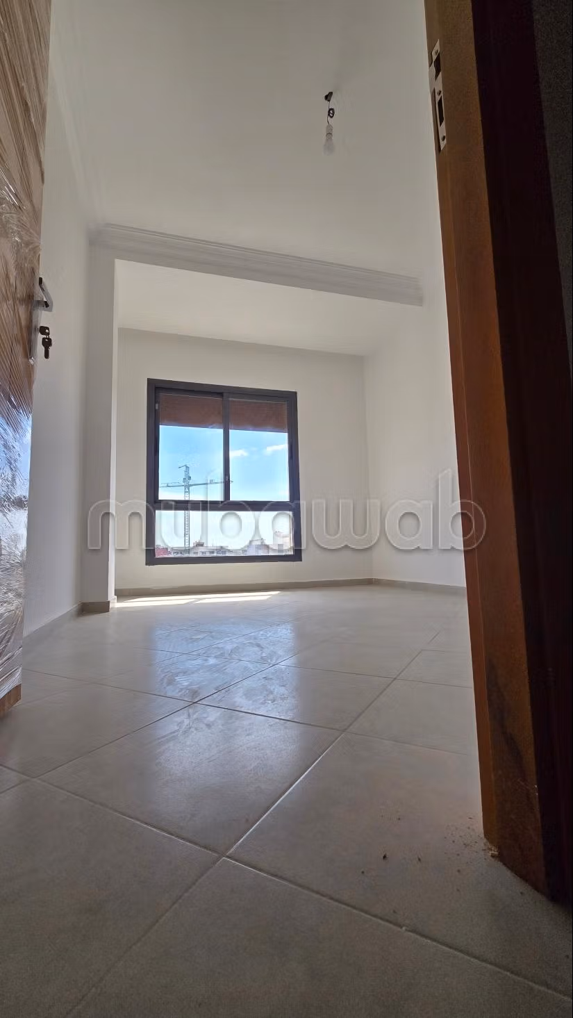 Great apartment for rent. Small area 55 m². Ample storage space