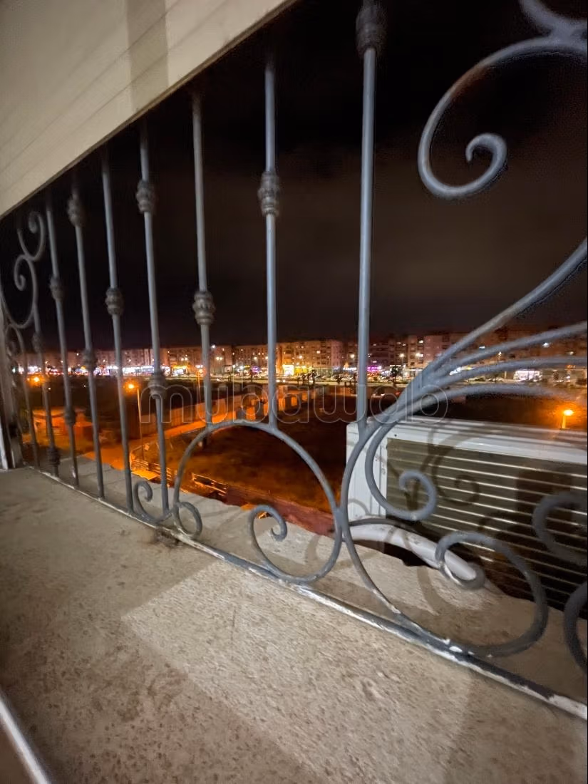 Appartement à vendre situé à Lmhamid, 
chari3 gmasa résidence alaymoun