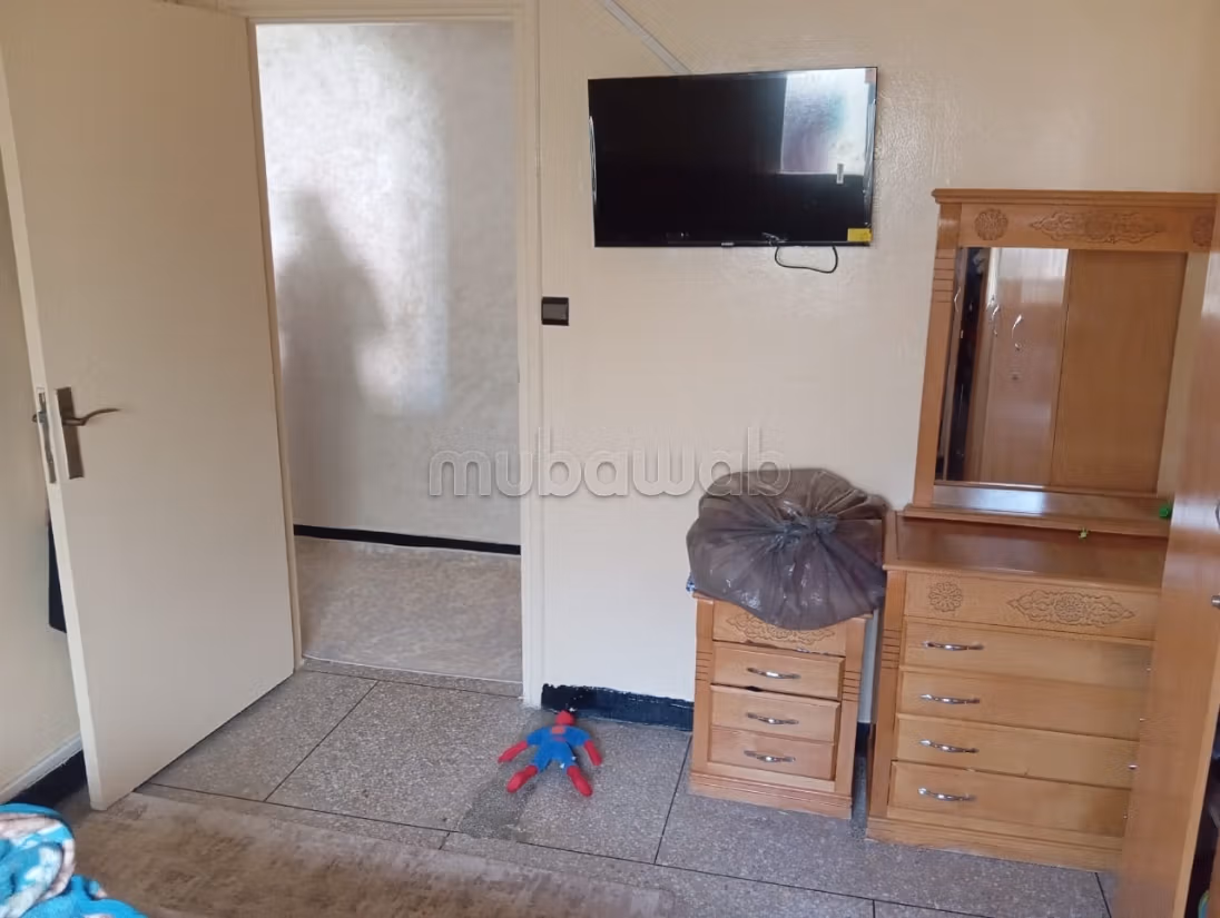 Appartement à acheter à Bournazil. 1 chambre 1 salon 1 cuisine 1 salle de bain. Grand balcon