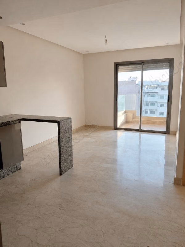 Studio à côté du hôpital chikh khalifa