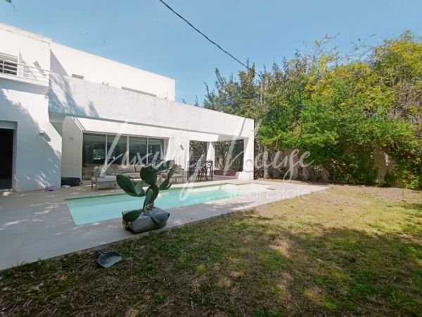 Magnifica villa S4 con piscina e giardino a La So