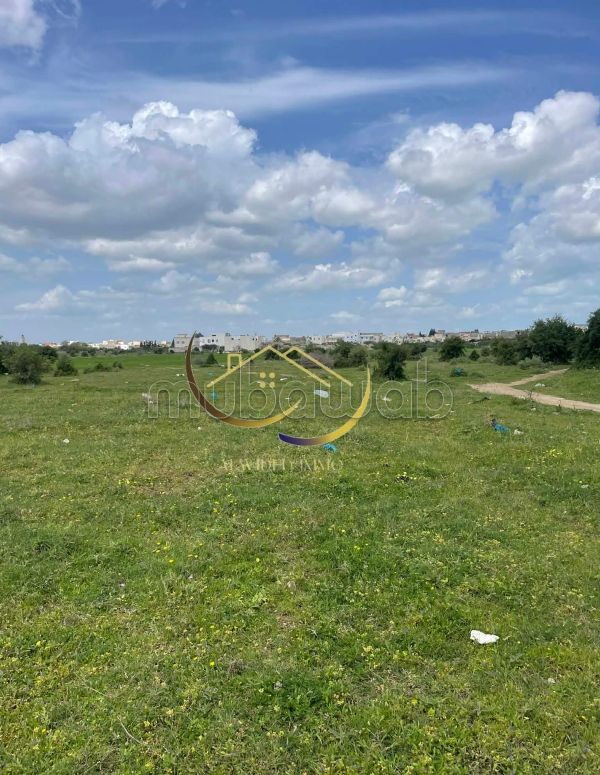 In vendita un terreno al giardino Laouina