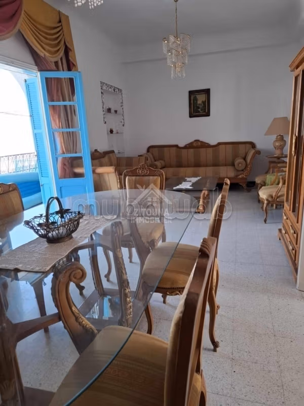A louer un étage de villa meublé à La Marsa
