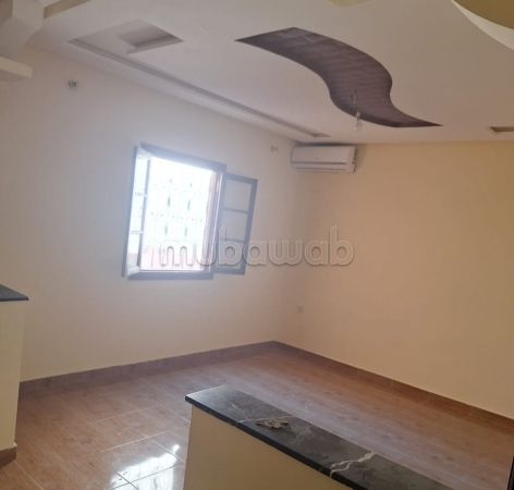 Bonito apartamento de 2 habitaciones en alquiler vacío Izdihar