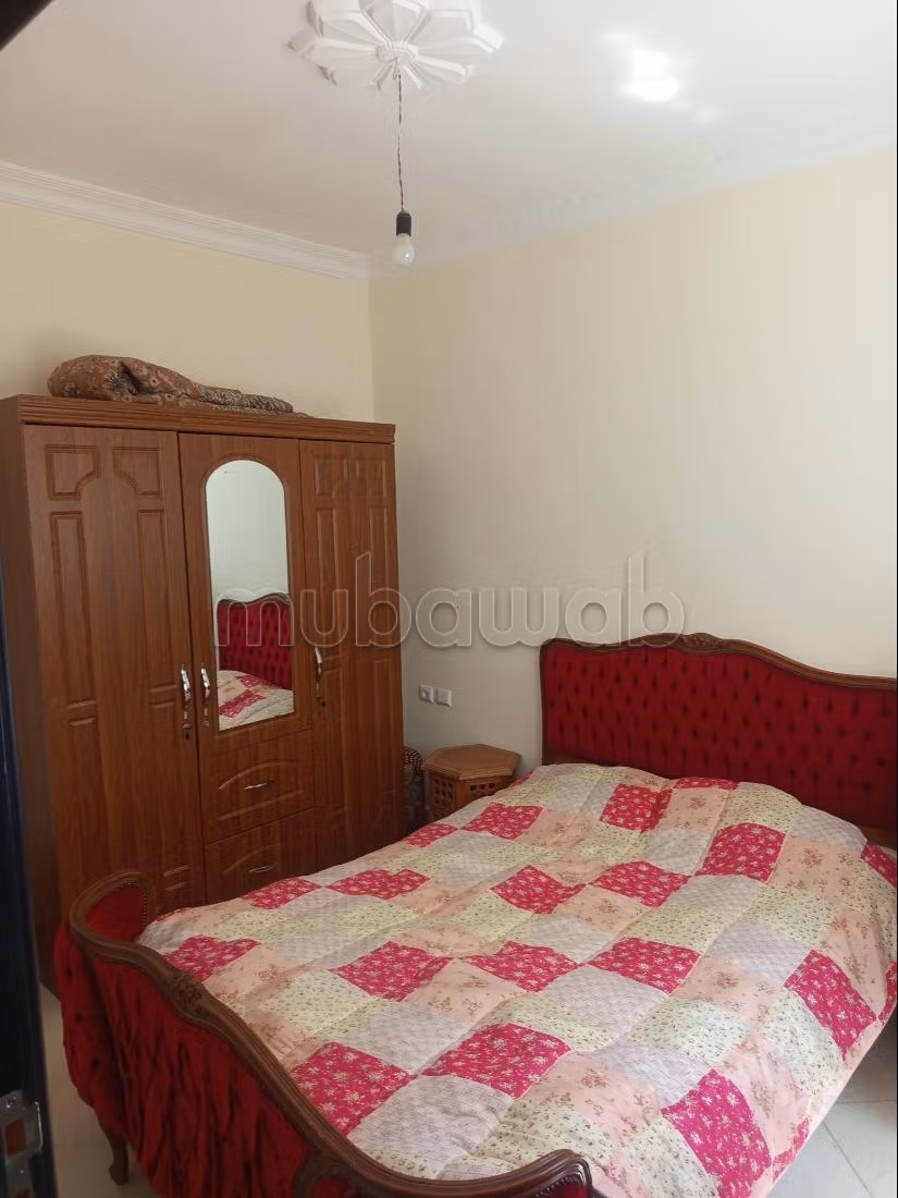 Appartement à vendre à Oued Laou. 
2 belles chambres. 
Bien meublé