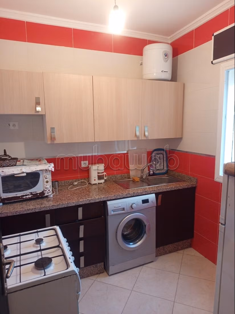 Appartement à vendre à Oued Laou. 
2 belles chambres. 
Bien meublé